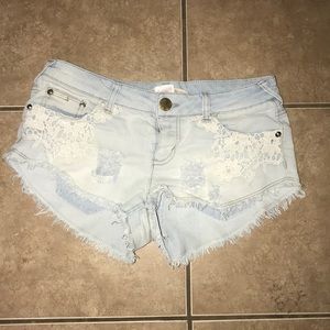 Cute Lace Detailed Short Shorts size 9